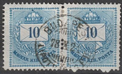 1874. 10 kr párban, a bal oldali bélyegel fent és lent javított gyönysor