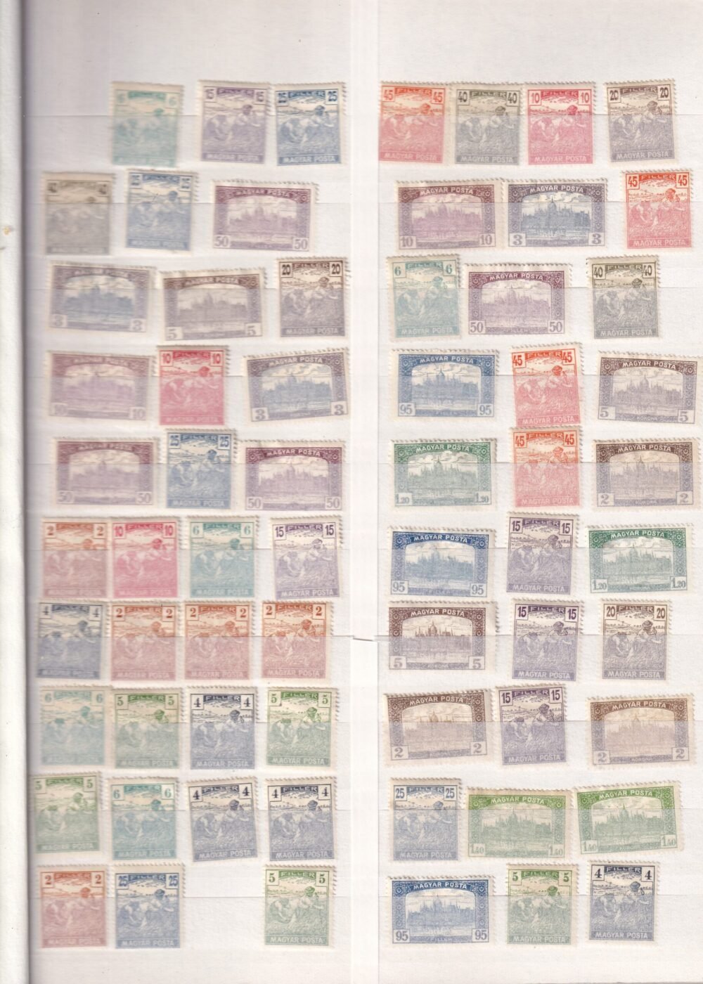 8 lapos berakó (fehér osztott lapokkal), főként használatlan Arató és Parlament bélyegekkel