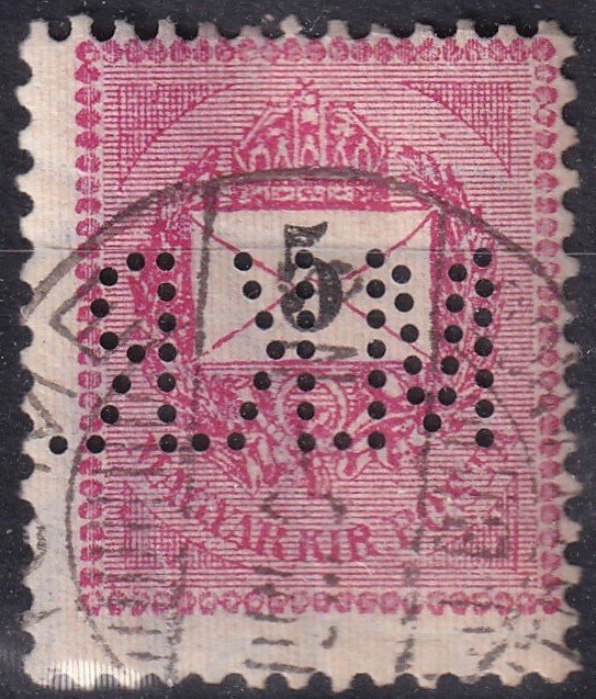 *M.K.R.)* céglyukasztás (perfin)