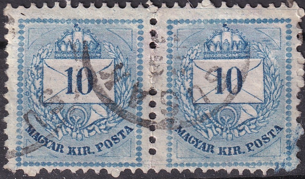 1881. 10kr pár – a jobb oldali bélyegen a jobb felső háromszög körül alapvonalkázás-metszetjavítása