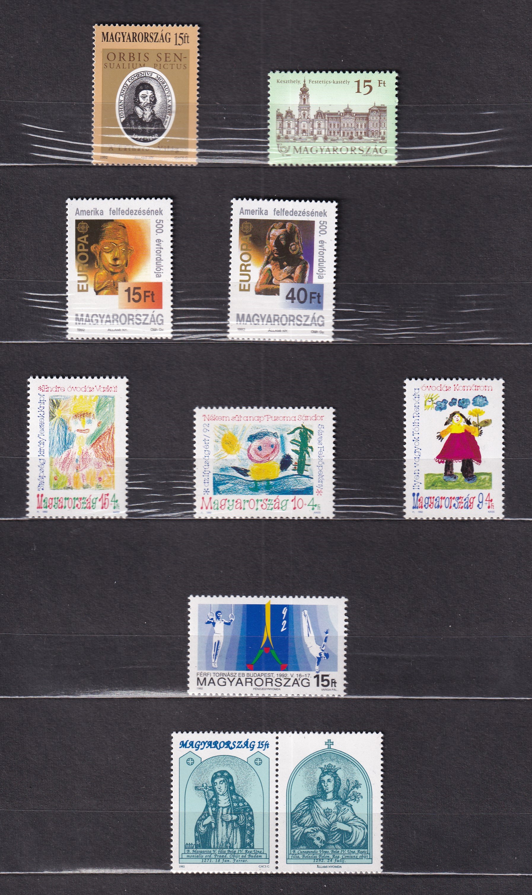 1992. Magyarország által kibocsátott bélyegek szettje. A képeken az összes bélyeg látható, Bélyegnap blokk + Magyar Posta ajándék blokkal