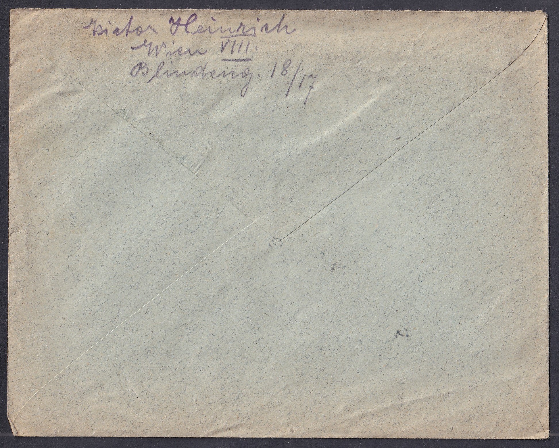 1918. Bécs–Szentendre, bérmentetlenül feladott levél, 40 filléres, háromszínű szükségportózással – 35, 3 és 2 filléres Arató bélyegekkel, „T” portójelző és SZENTENDRE érkezési bélyegzésekkel. Ritka postatörténeti darab!